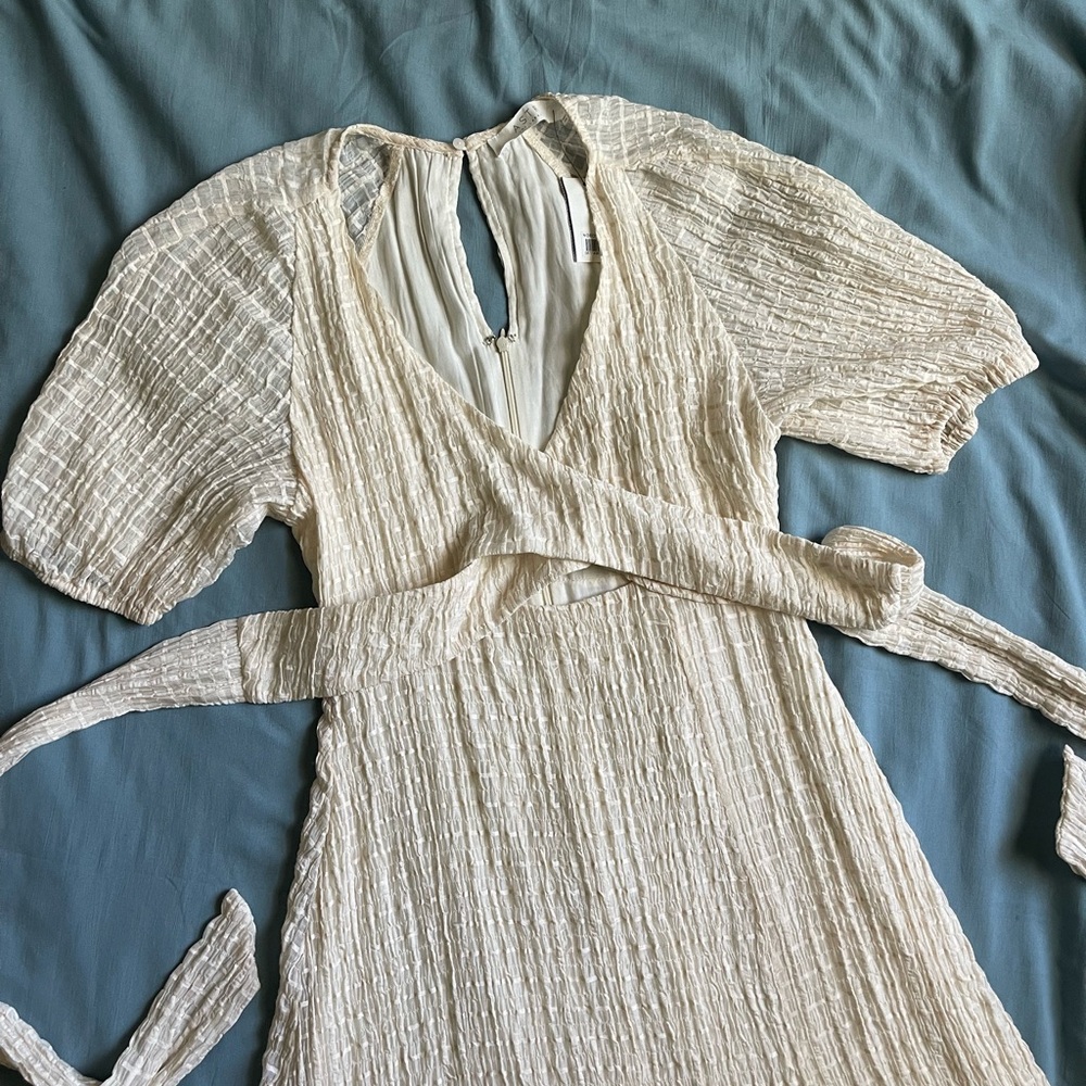 ASTR THE LABEL Crossover Bust Midi Dress